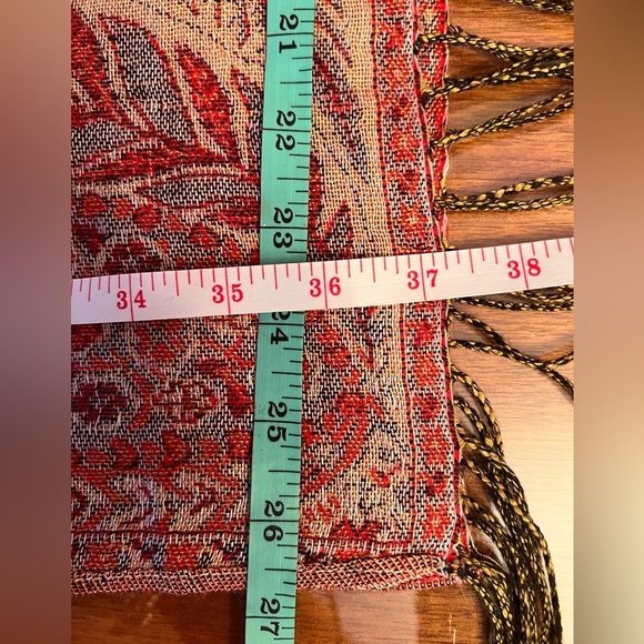 Exquisite Vibrant Red and Gold Paisley Wrap - Picture 14 of 16